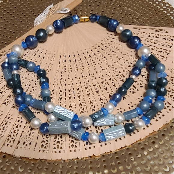 Vintage Ladies Necklace - Picture 3 of 13